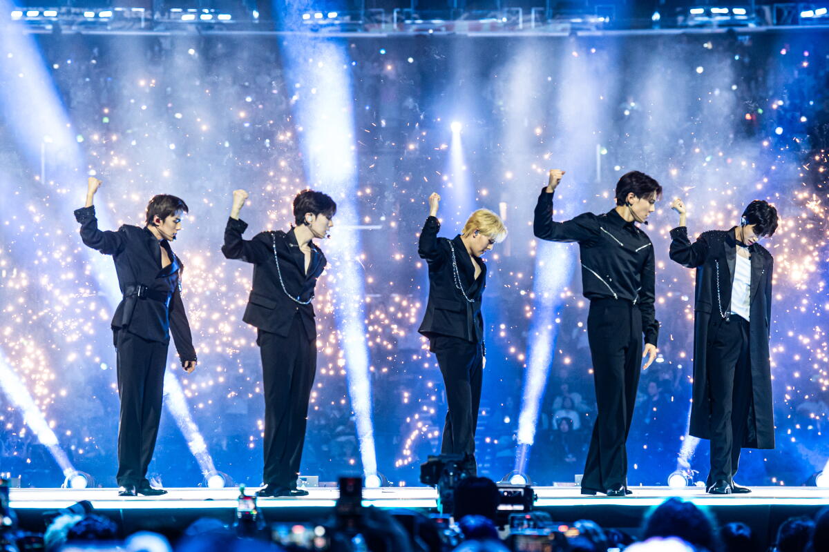 MONSTA X live performance